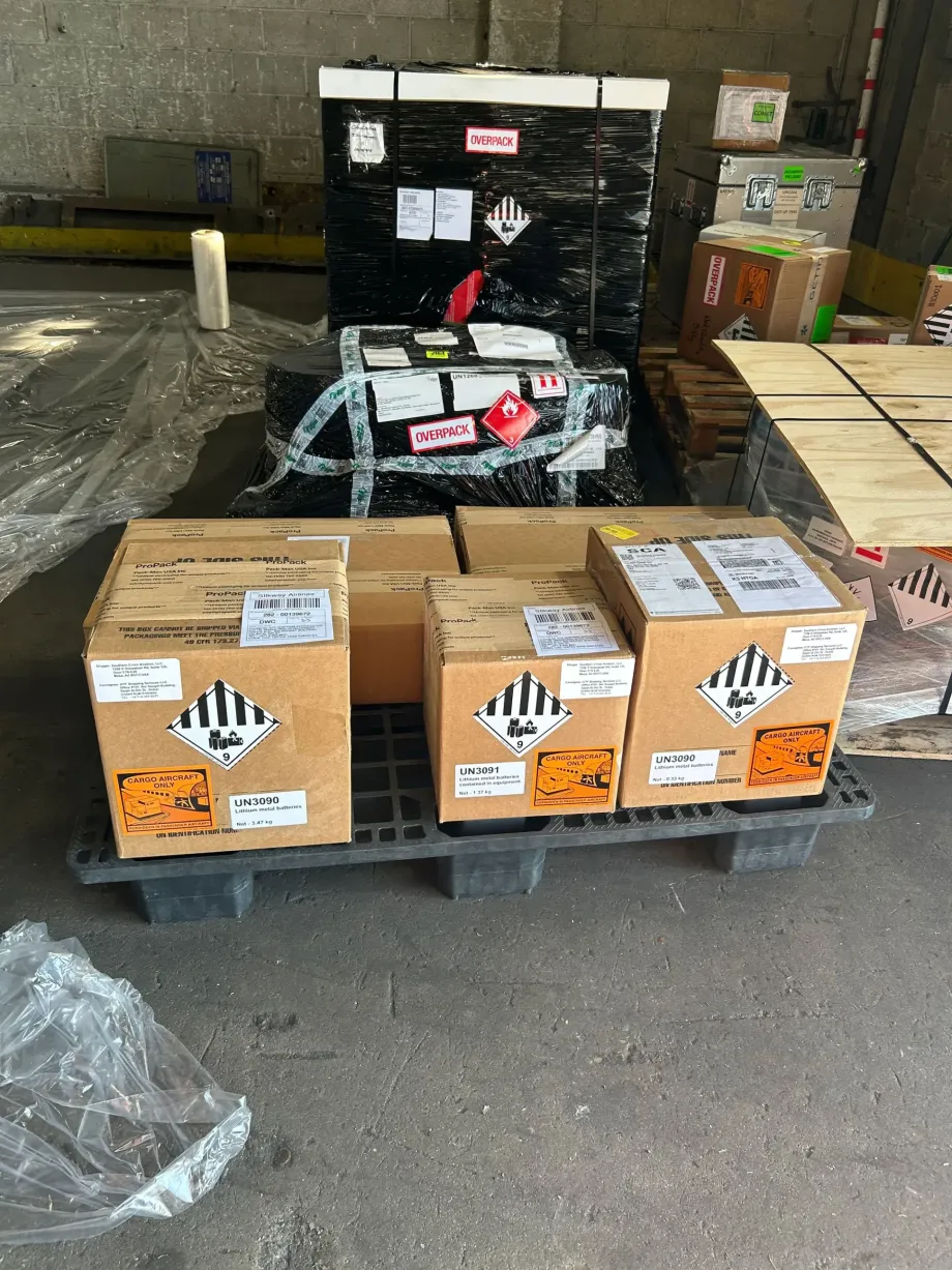 Shipping lithium batteries to UAE — UN3090 consignment prepared at JFK